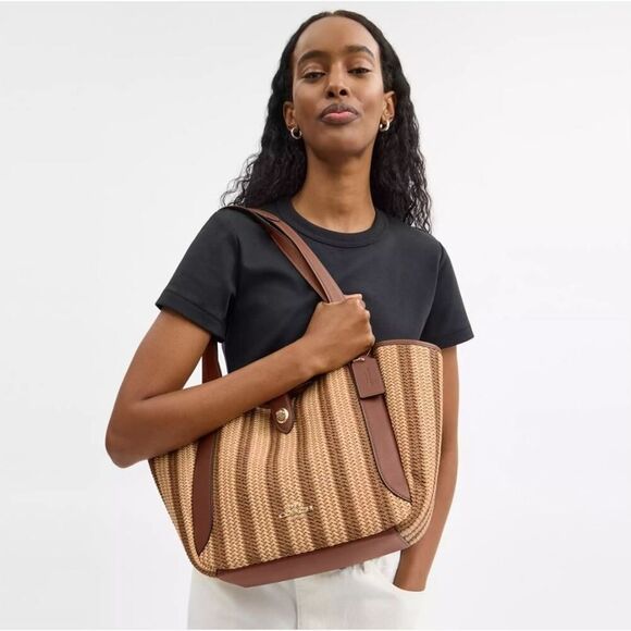 NWT COACH CBG92 Hadley Turnlock Tote Bag Gold/Redwood Multi - Picture 4 of 7